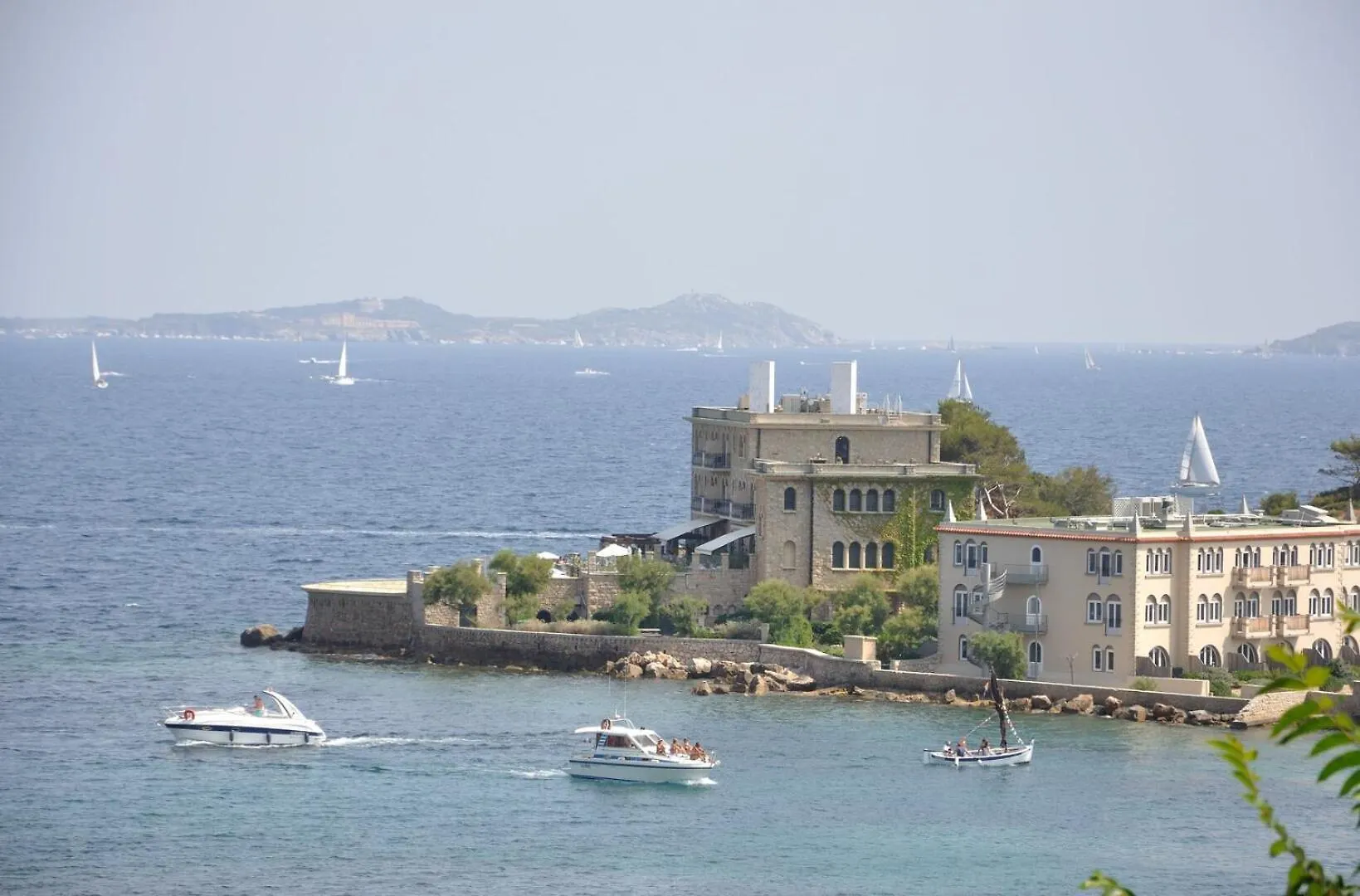 Appartement Coup De Coeur Centre Village Et Plage Climatise 3 Etoiles Terra Cigala Bandol 0*,  France