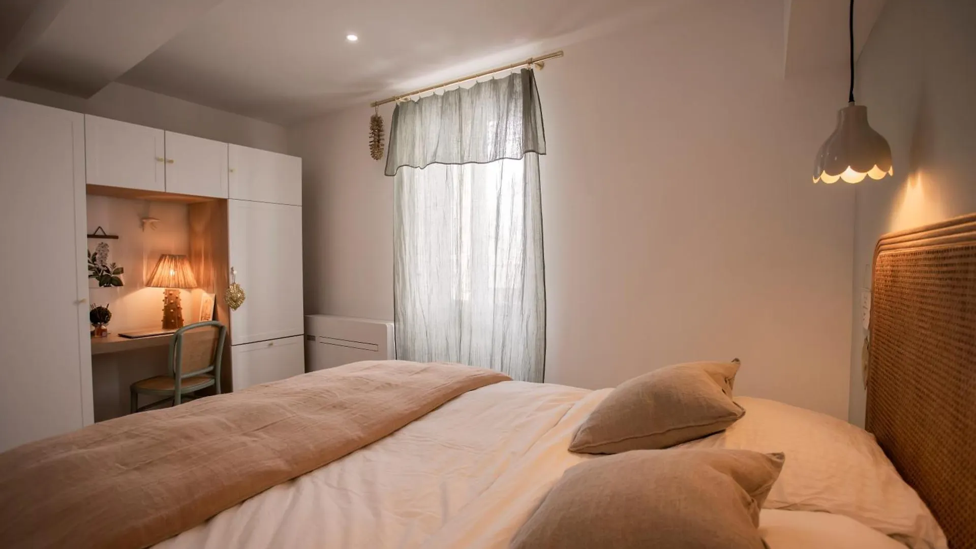 Appartement Coup De Coeur Centre Village Et Plage Climatise 3 Etoiles Terra Cigala Bandol France